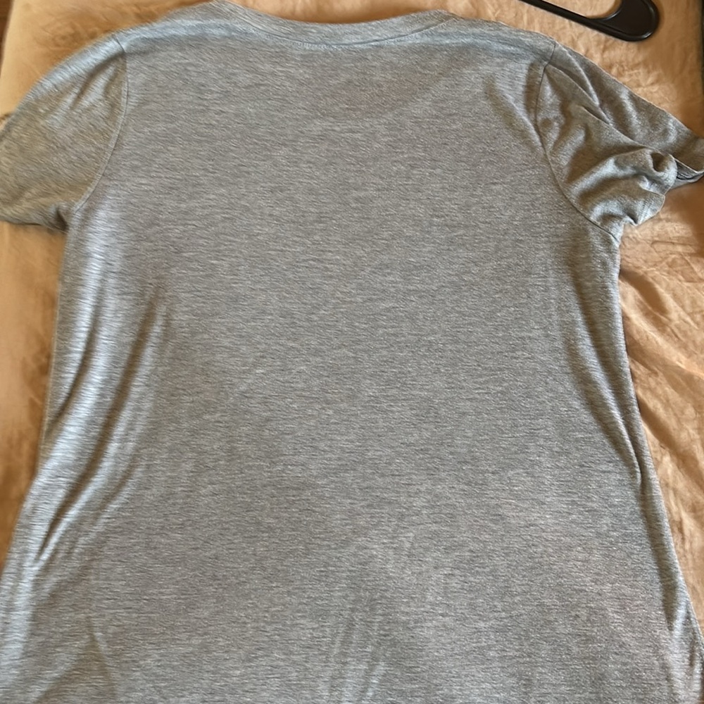 Graphic tee - Picture 3 of 3